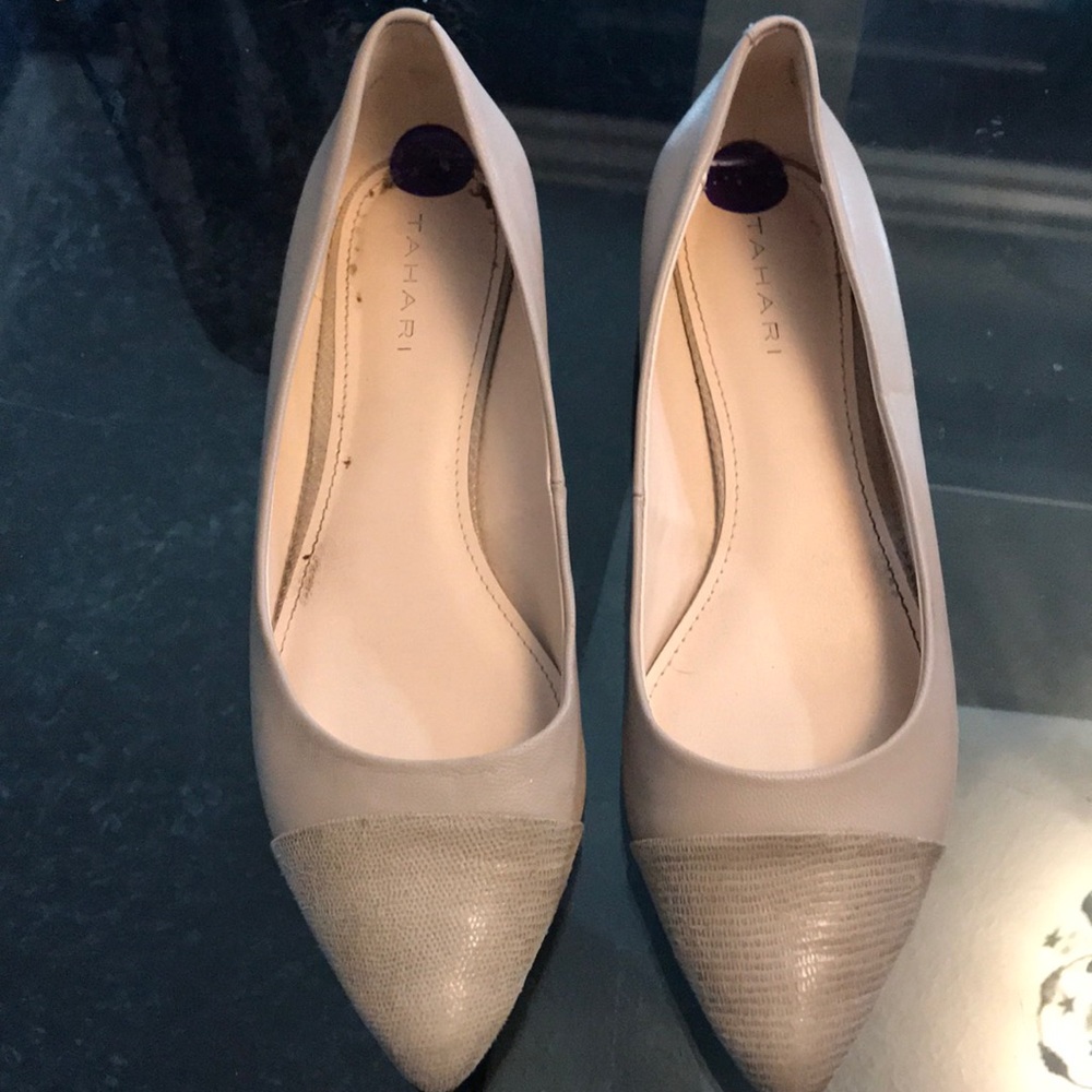 Flat shoes